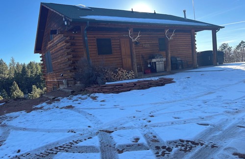 Woodland Park Cabin | Nice cabin with WiFi in charming Woodland Park
