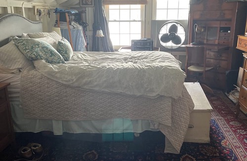 Cazenovia Cottage | Beautiful Watefront Camp for Rent on Cazenovia Lake. Sleeps 12. Dock/Rafts.