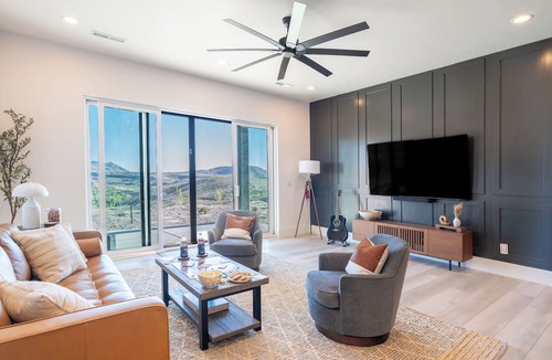 Toquerville Condo | The Watchman by AvantStay | 20 Min to Zion | Hot Tub + View