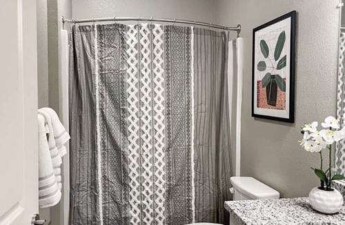 University Place Apartment | Barsala l Modern 3BD in the University City area