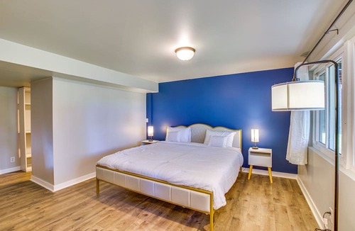 Bothell Apartment | Modern Lower-Level Apt ~ 4 Mi to UW Bothell!