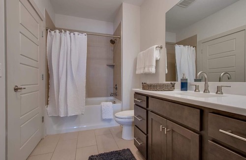 Nashville Apartment | New* East Nash - King Bed, Short Drive to Dwntwn!