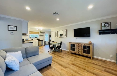 Sailboat Bend Villa | Oasis home & backyard in the Heart of DT Fort Lauderdale