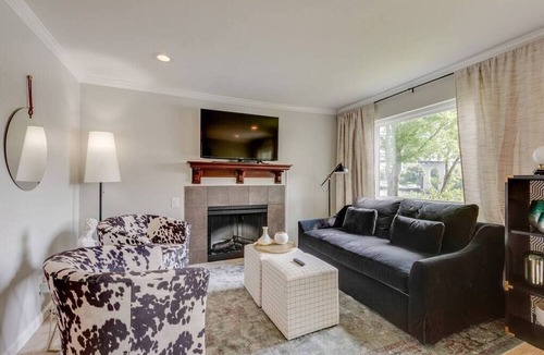 North Capitol Apartment | Newly decorated , freshly remodeled , thoughtfully designed with a speakeasy vibe