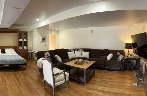 Golden Villa | Luxury Mountain View Get Away Entire Second Floor