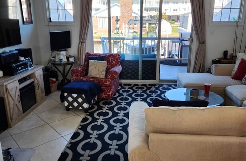 Little Salisbury House | Bayfront Townhouse 4 bdrm, 3.5 bath w/boat slip. Sleeps 10 in beds