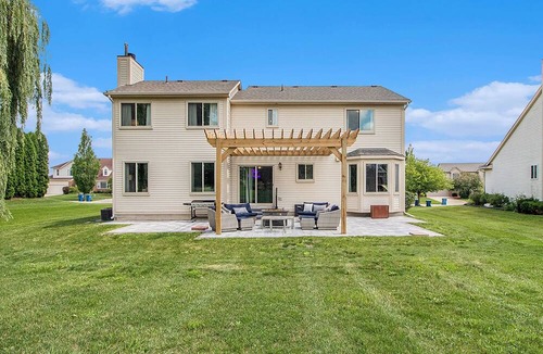 Ann Arbor House | Elegant Residence 3 Miles from UM Stadium