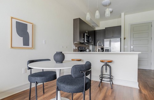 West End Apartment | Blueground | Downtown Austin, pool, nr Congress