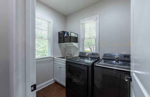 Reynolds Landing Cottage | 4BR Retreat with Space & Style