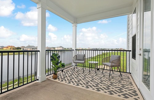 Slidell Apartment | Cozy Waterfront 2-bedroom apartment in serene Slidell