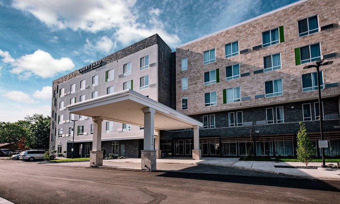 Toledo Hotel | Courtyard by Marriott Toledo West