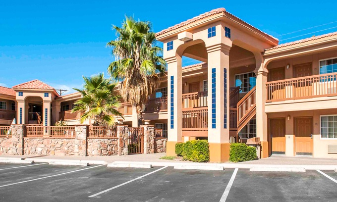 Mesilla Park Hotel | Quality Inn & Suites Las Cruces - University Area